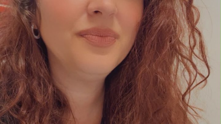Dalla neurogenitorialità ai social: Alessia Mariosa, una psicologa al fianco di famiglie e giovani
