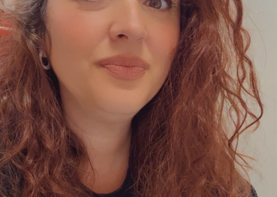 Dalla neurogenitorialità ai social: Alessia Mariosa, una psicologa al fianco di famiglie e giovani