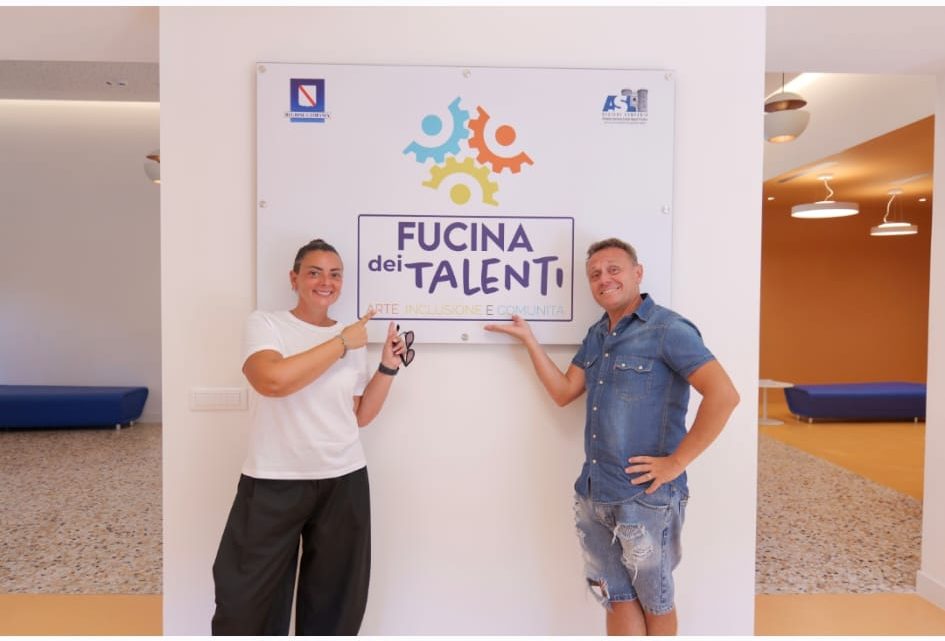 Salute mentale, l’Asl Napoli 1 porta la comicità nella “Fucina dei Talenti” con gli Arteteca
