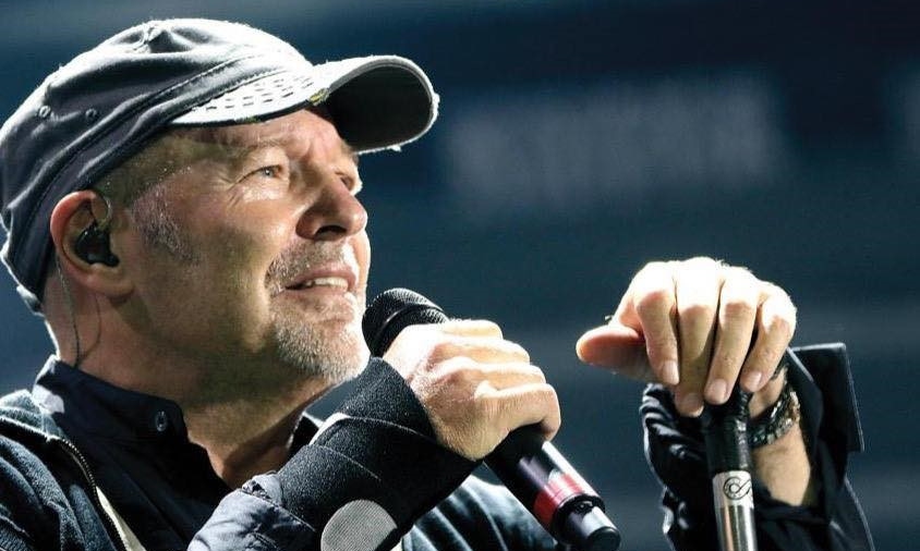 Vasco Rossi dottore honoris causa all’Università di Salerno: premiato il suo contributo alla comunicazione